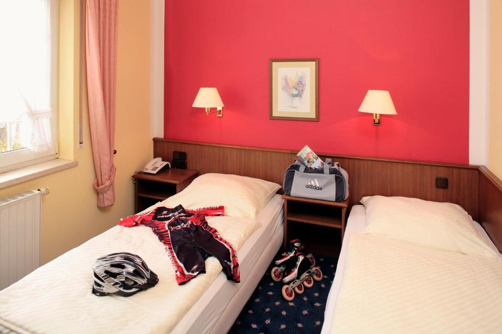 Hotel & Gasthaus Zum Eichenkranz Kolzenburg Room photo