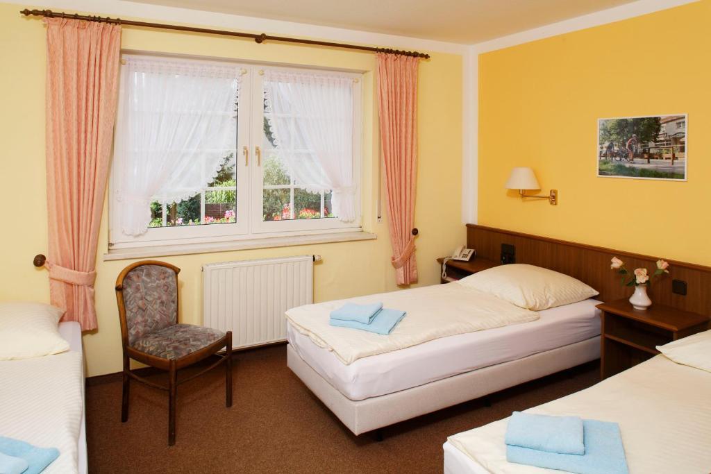 Hotel & Gasthaus Zum Eichenkranz Kolzenburg Room photo