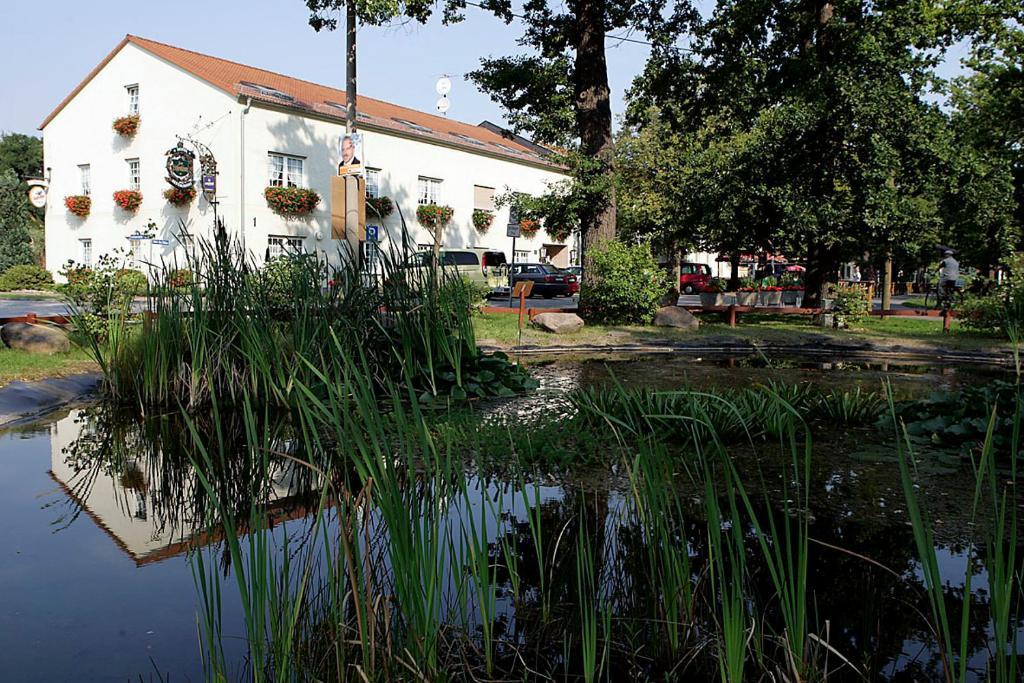 Hotel & Gasthaus Zum Eichenkranz Kolzenburg Exterior photo